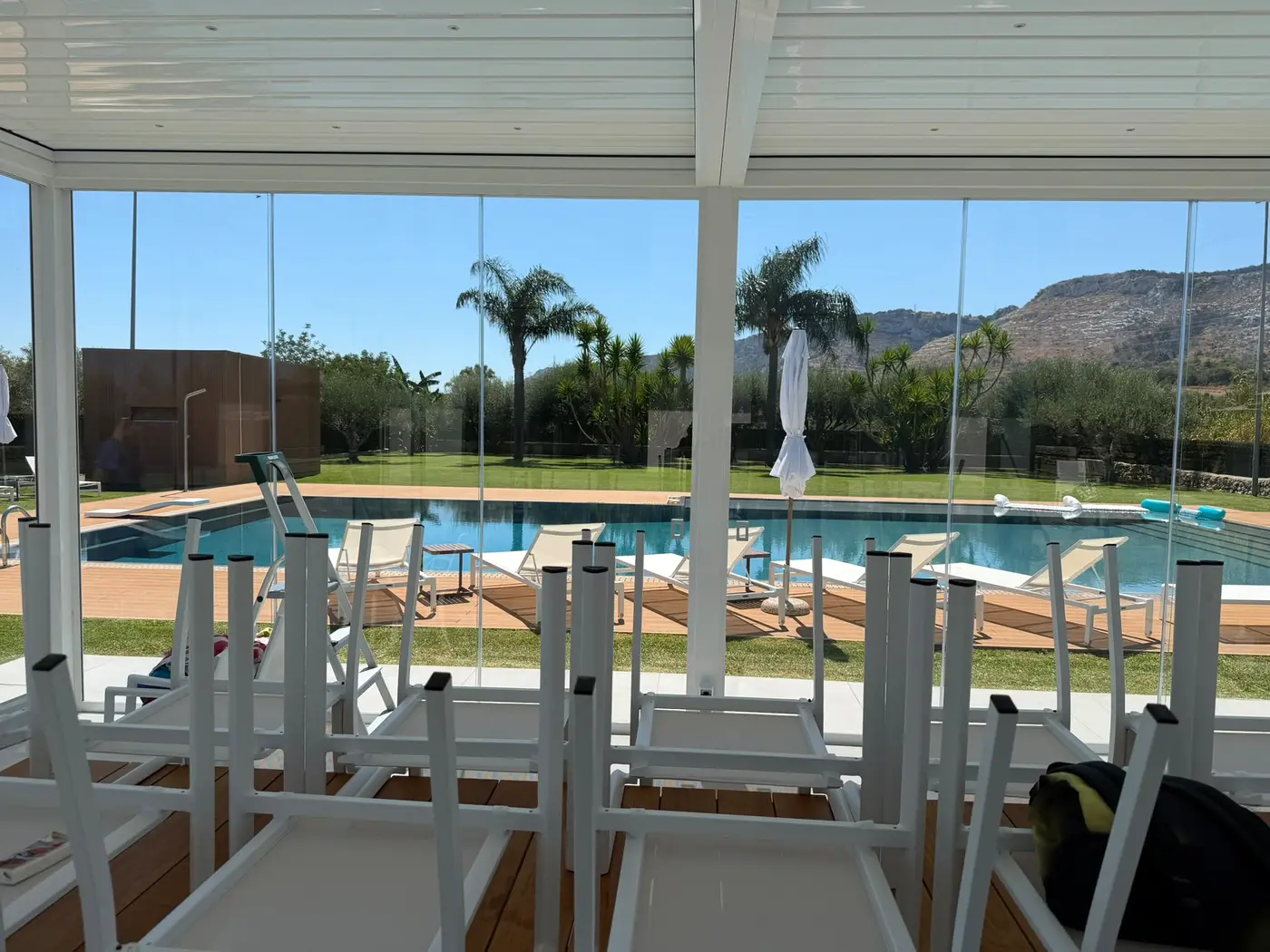 Lavaggio e pulizia professionale di tendoni in PVC, gazebo e veranda esterna a Siracusa Lavaggio e pulizia professionale di tendoni in PVC, gazebo e veranda esterna a Siracusa